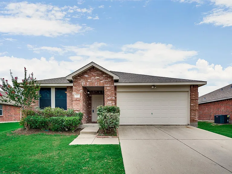 716 Rainsville Dr — Photo 1
