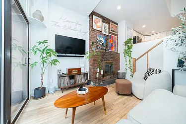 1380 3rd Avenue, #15