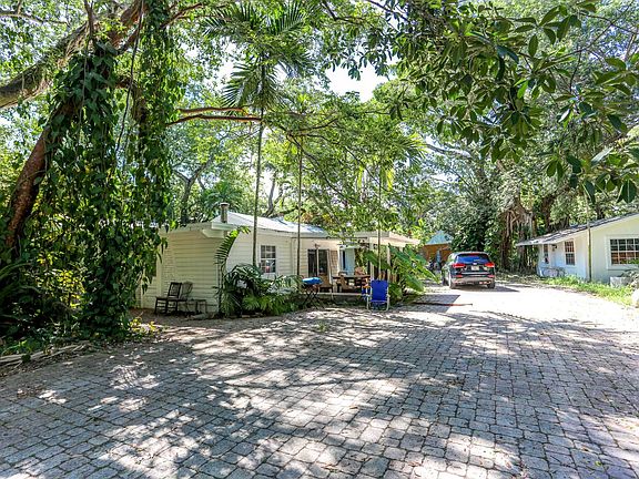 5th image of 5761 SW 40th Avenue