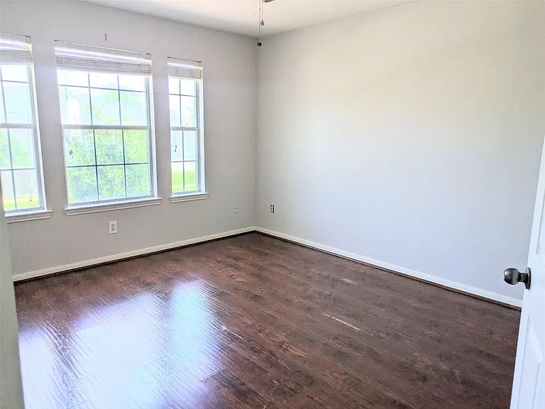 2716 Park Falls Dr — Photo 13