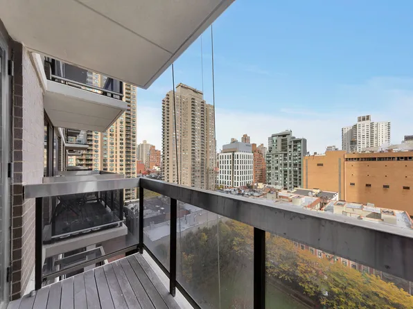 515 East 72nd Street image 2 of 10