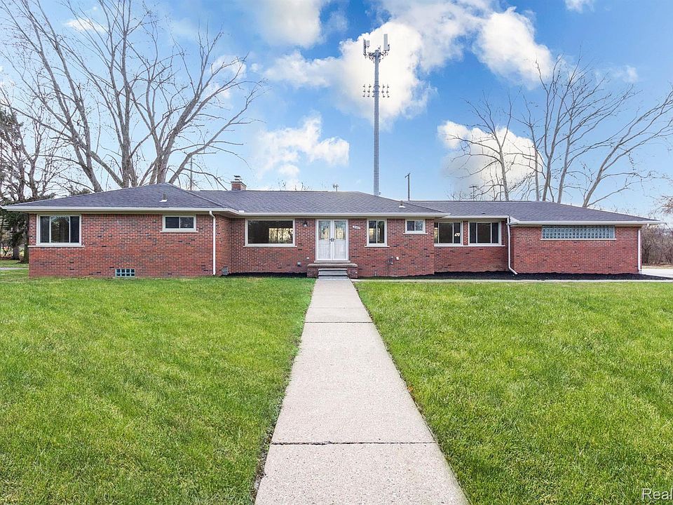 1st image of 24850 Larges Dr