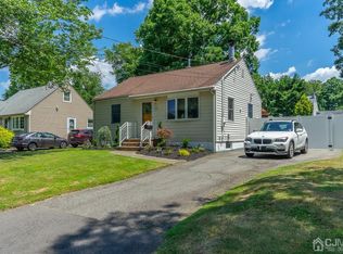 16 W Zoller Rd, East Brunswick, NJ 08816