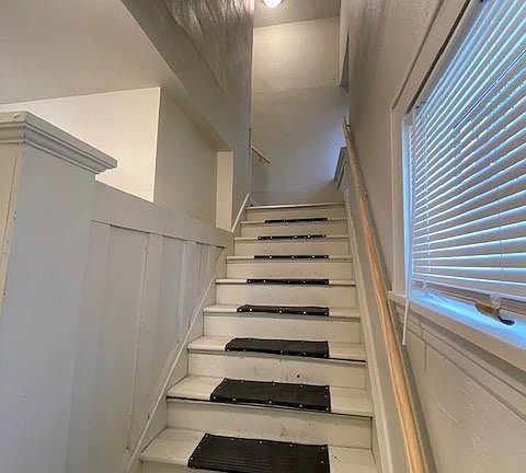 5th image of 346 E Pike St #A