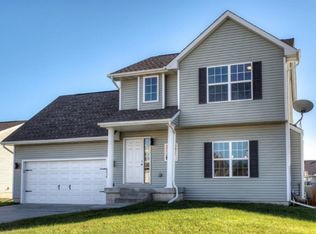 8236 Dakota Dr, West Des Moines, IA 50266