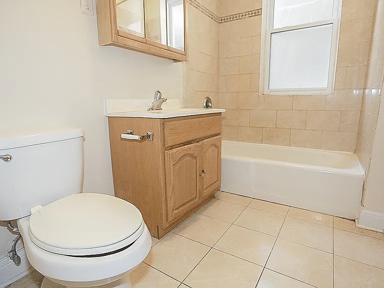 3820 N Sheffield Ave #2 — Photo 4