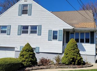 35 Farmingdale Rd, Fords, NJ 08863