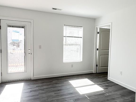 4th image of 164 Marbella Cir