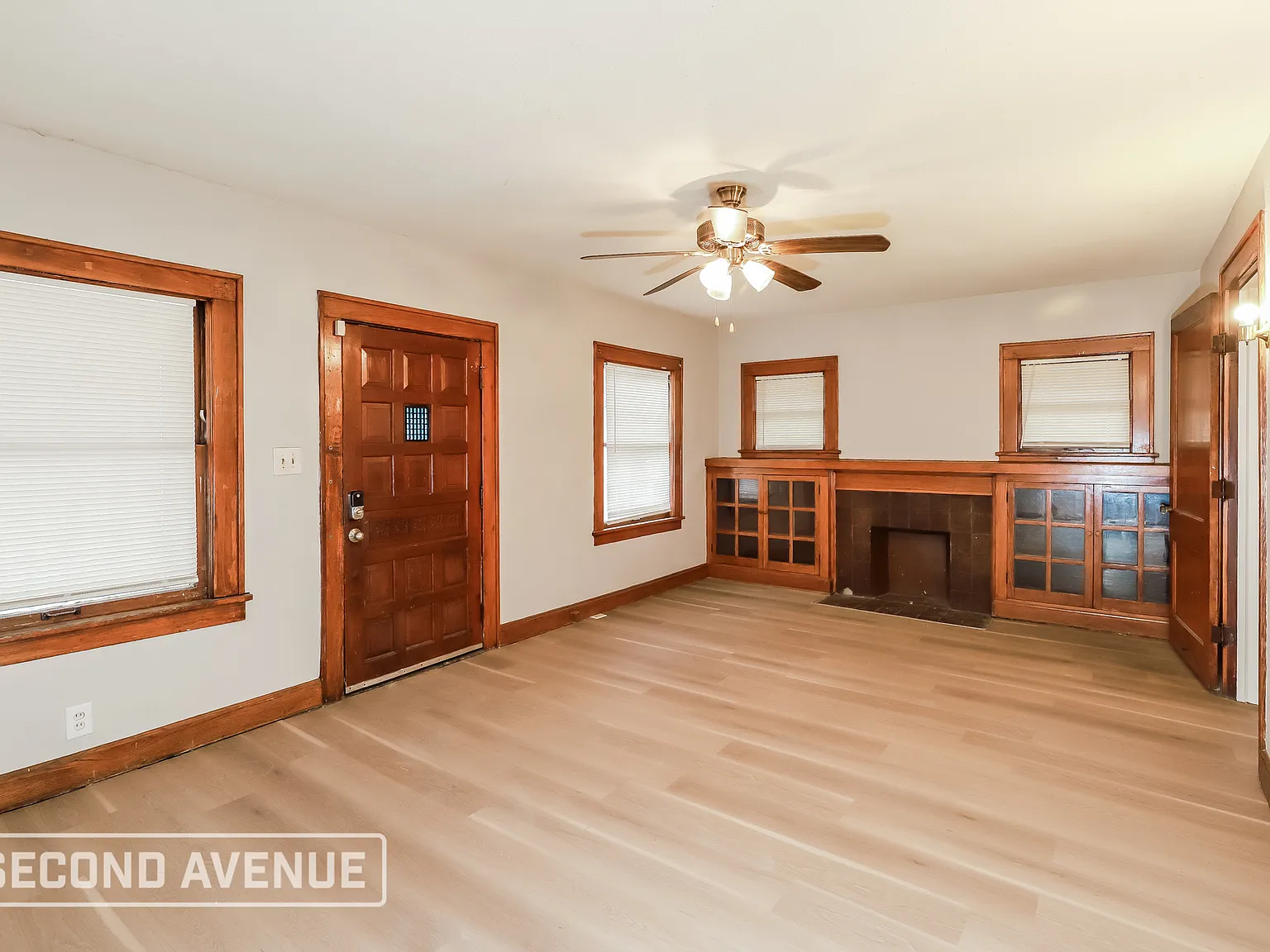 3 bed, 1.0 bath, 1246 sqft, $1,050 — Photo 3