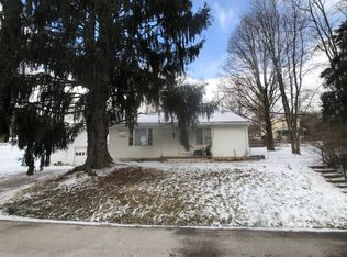 1557 Saxman Ave, Morgantown, WV 26505