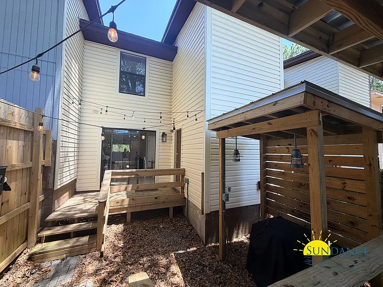 216 1st St SE #C — Photo 9