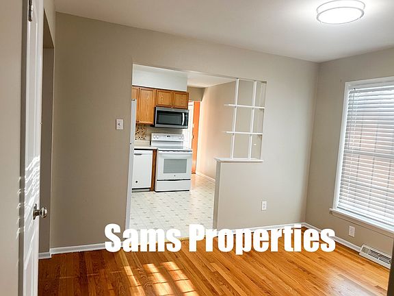 2601 Fair Oaks Dining Room to Kitchen