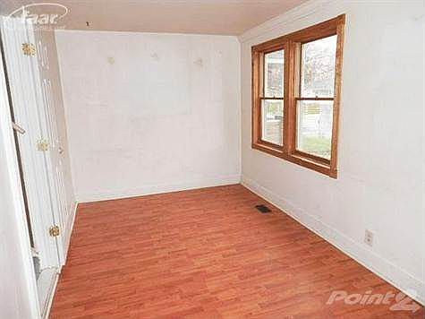 4th image of 2258 E Buder Ave