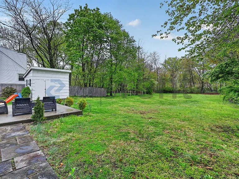 30 Mary Ln — Photo 31