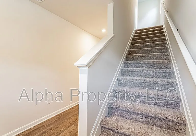 4107 Garrison Ln — Photo 2