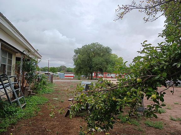4th image of 1950 Winchester Dr