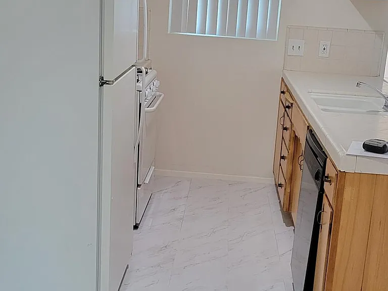 227 E Cortner St #227 — Photo 11