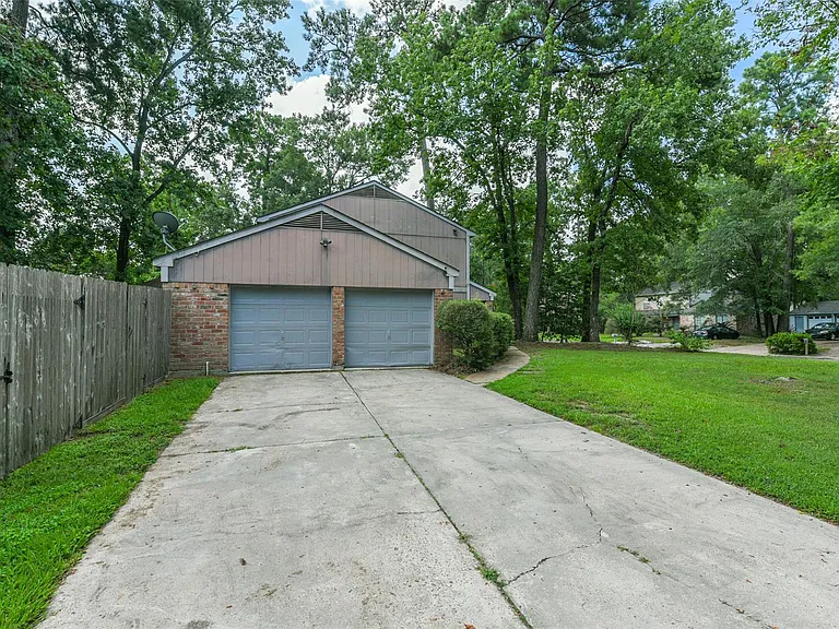 2203 Riverford Dr — Photo 8