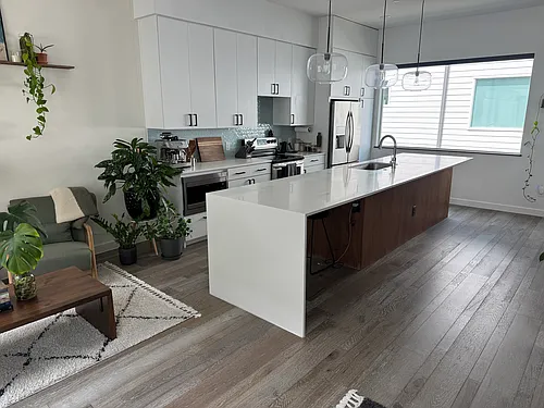 5018 Bryan St #204 Photo 1