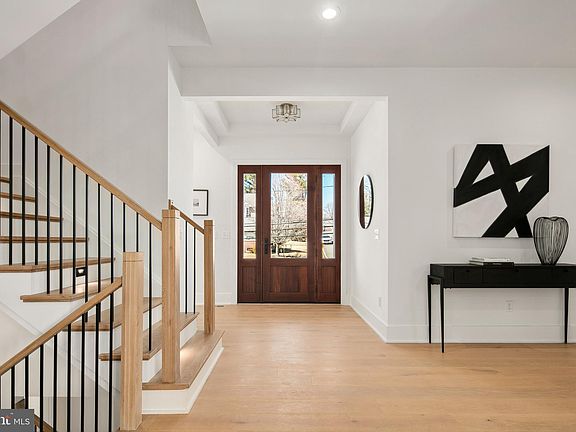 2nd image of 6580 Williamsburg Blvd