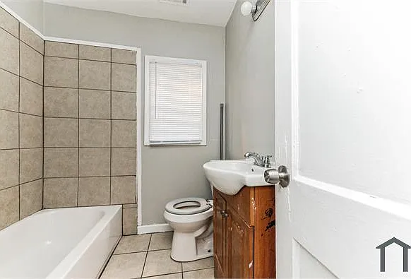3 bed, 1079 sqft, $1,100 — Photo 4