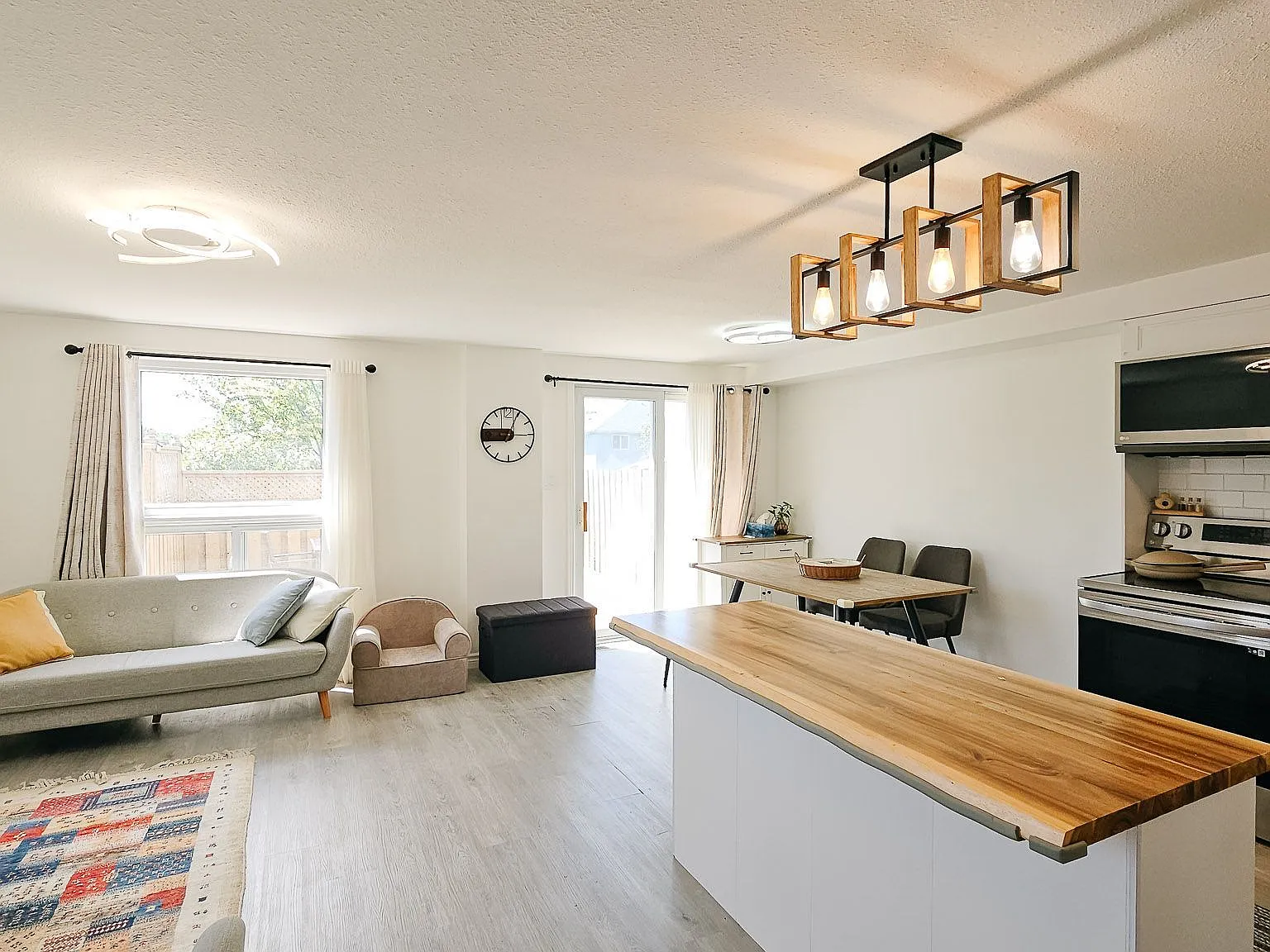4 bed, $2,950 — Photo 3