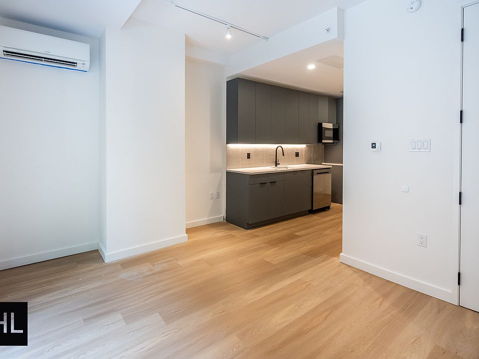 1st image of 931 Carroll St #203