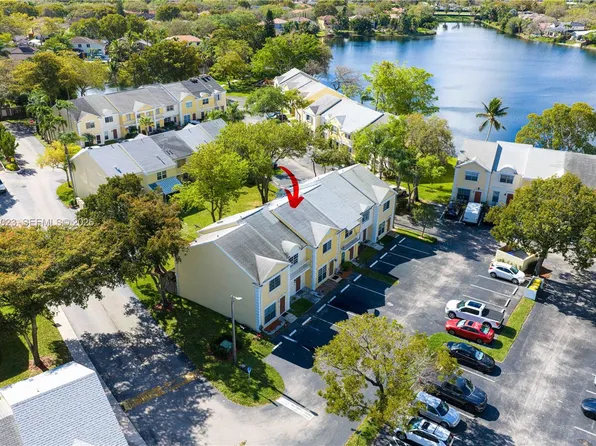 2881 S Cambridge Ln, Fort Lauderdale, FL 33330