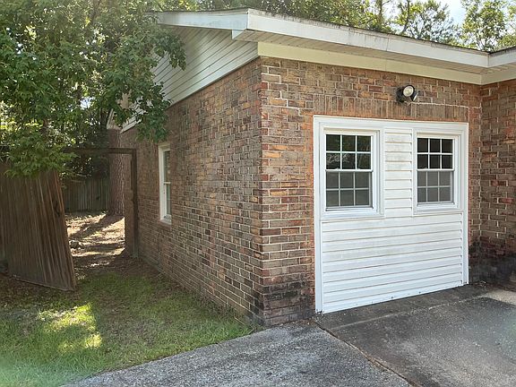 3rd image of 206 Limehouse Dr