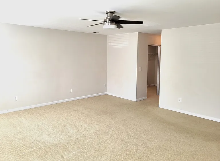105 Clubhouse Dr — Photo 22