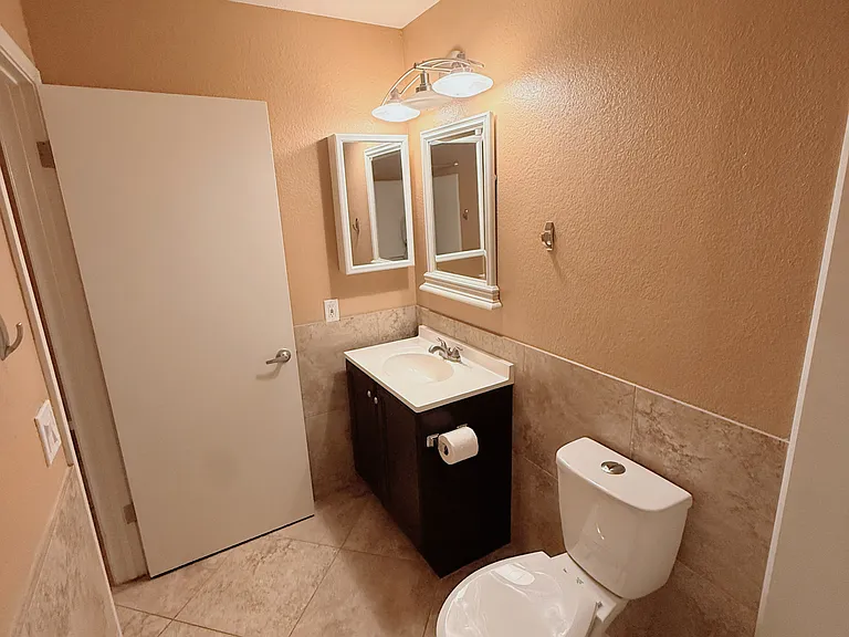 1142 E Scott Ave — Photo 15