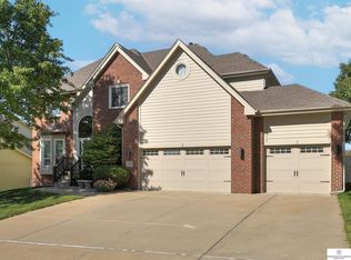 17520 K St, Omaha, NE 68135