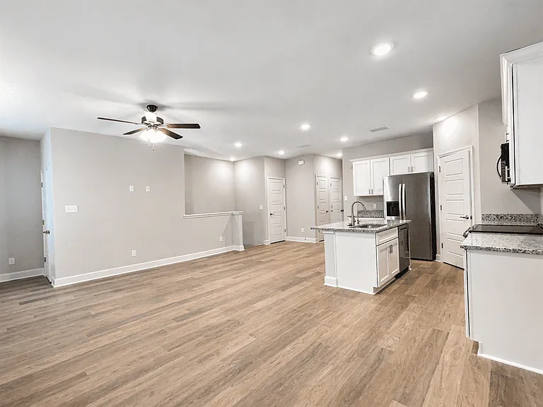 7158 Magnolia Crk #201 — Photo 6