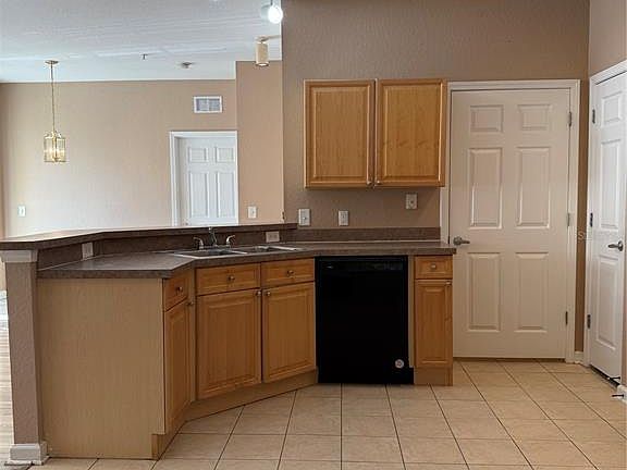 5th image of 413 Terrace Ridge Cir #413