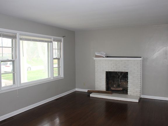 2nd image of 246 Hill Ct