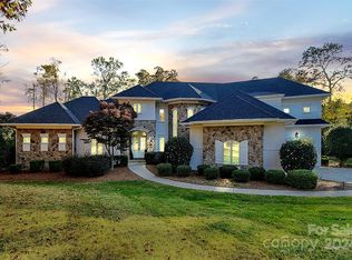 106 Greyfriars Rd, Mooresville, NC 28117