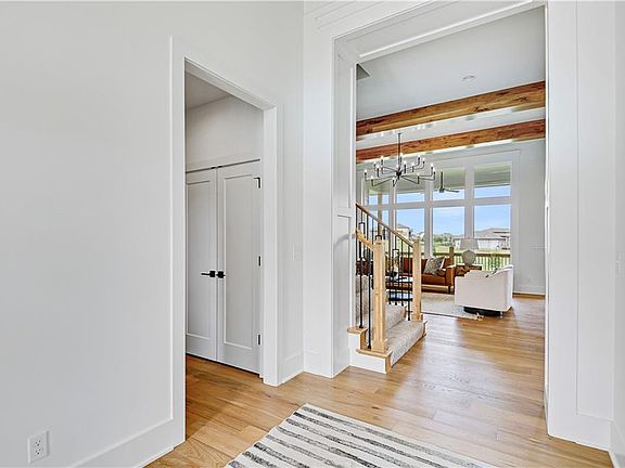 5th image of 17409 Crystal St