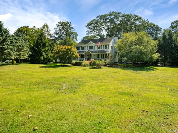 6 Ridge Circle, Mahopac, NY 10541