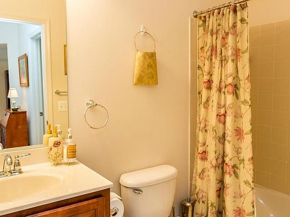 5th image of 8607 Wintergreen Ct Unit 407