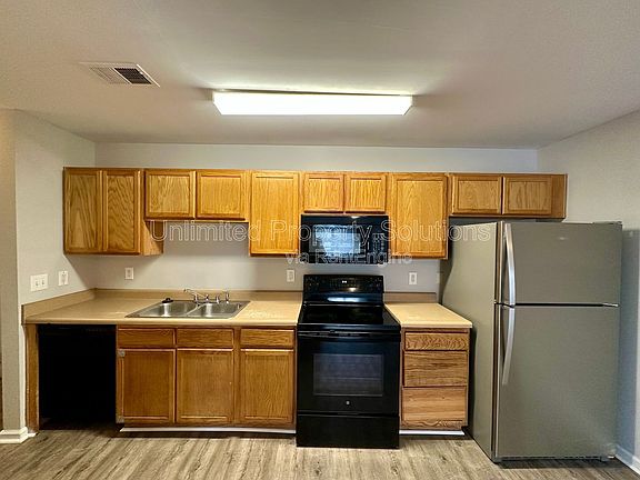 3rd image of 376 S Kerr Ave Unit 104