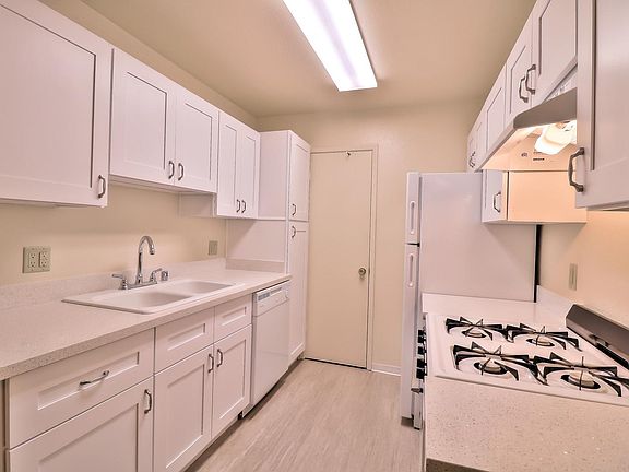 3rd image of 1505 De Rose Way #25