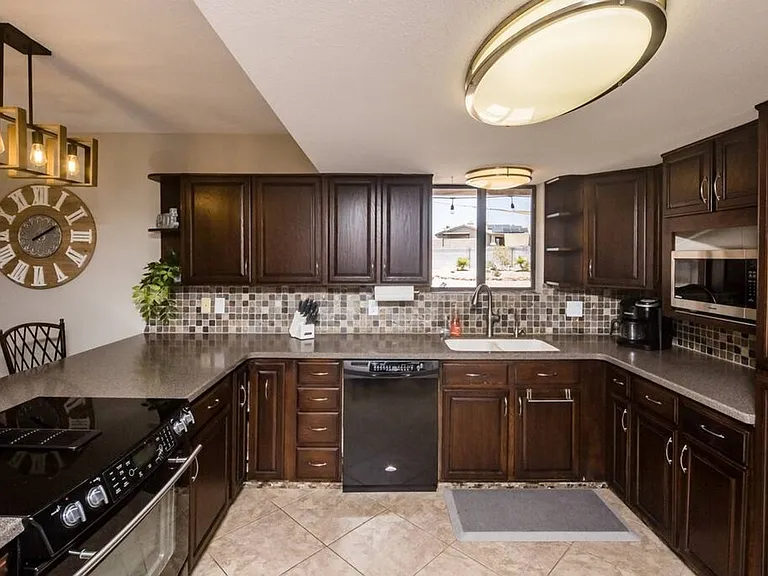 1801 Walnut Dr — Photo 8