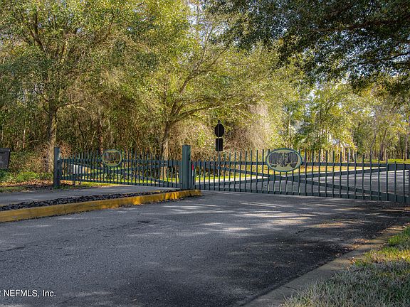 3rd image of 205 Dark Horse Ln