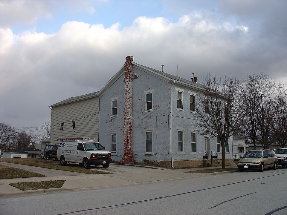 1st image of 112 N Main St