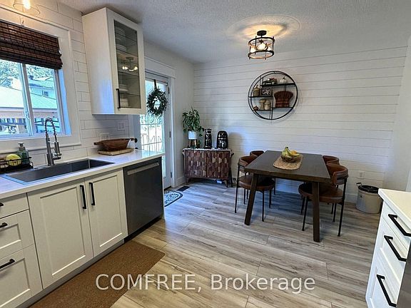 4th image of 709 George St