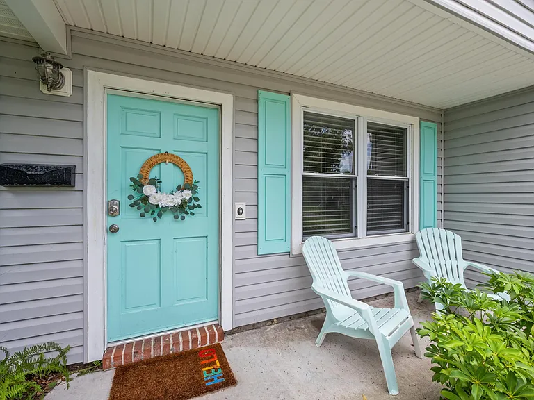 537 Margaret St — Photo 4