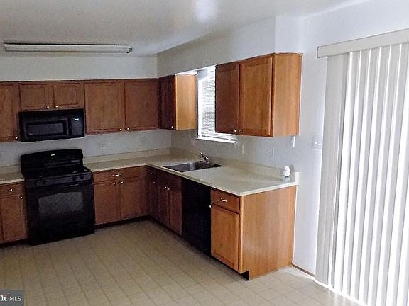 5th image of 8916 Francisco Ct