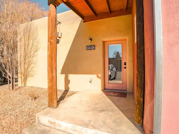 329 A Randall Lane, Taos, NM 87571