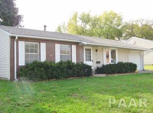 2016 Sheridan Rd, Pekin, IL 61554