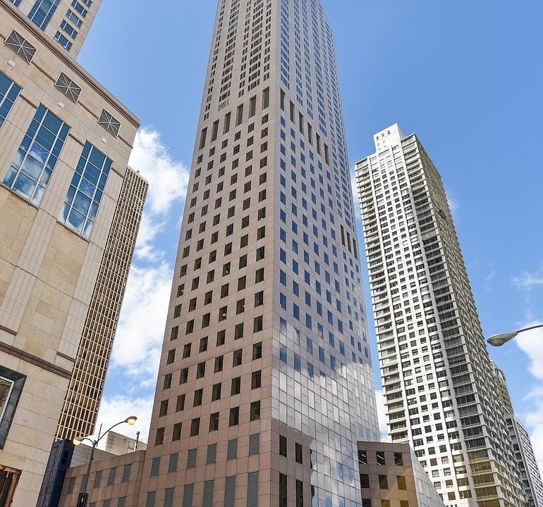 1st image of 950 N Michigan Ave APT 4201